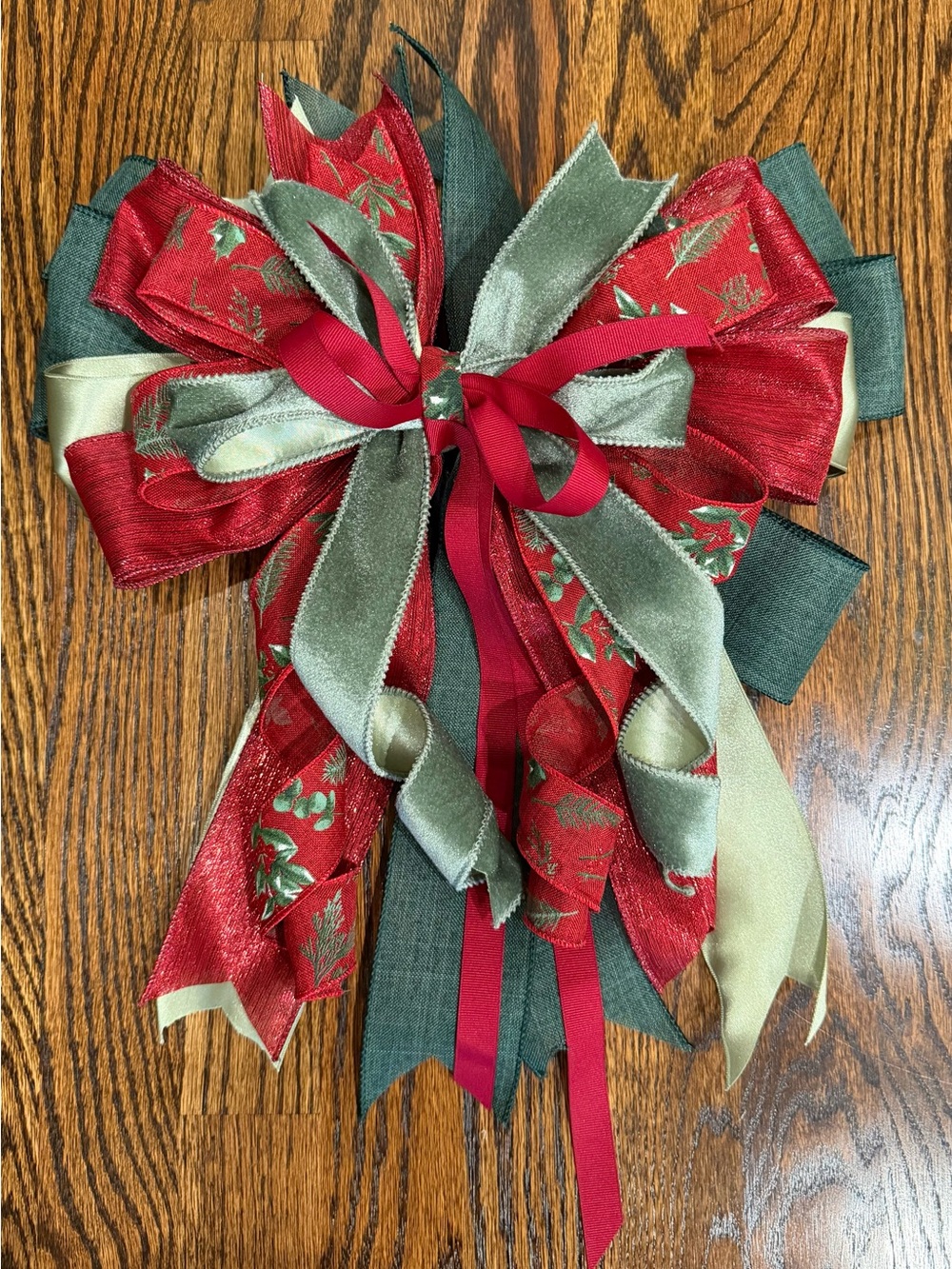 Holiday Ribbon Bow in Red and Green – Decorative Wreath Accent
